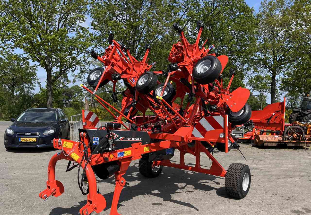 Kuhn GF8703T Schudder Tedder Kreiselheuer weidebouwmachines - Гребло/ Сенообръщачка: снимка 1 Kuhn GF8703T Schudder Tedder Kreiselheuer weidebouwmachines - Гребло/ Сенообръщачка: снимка 1