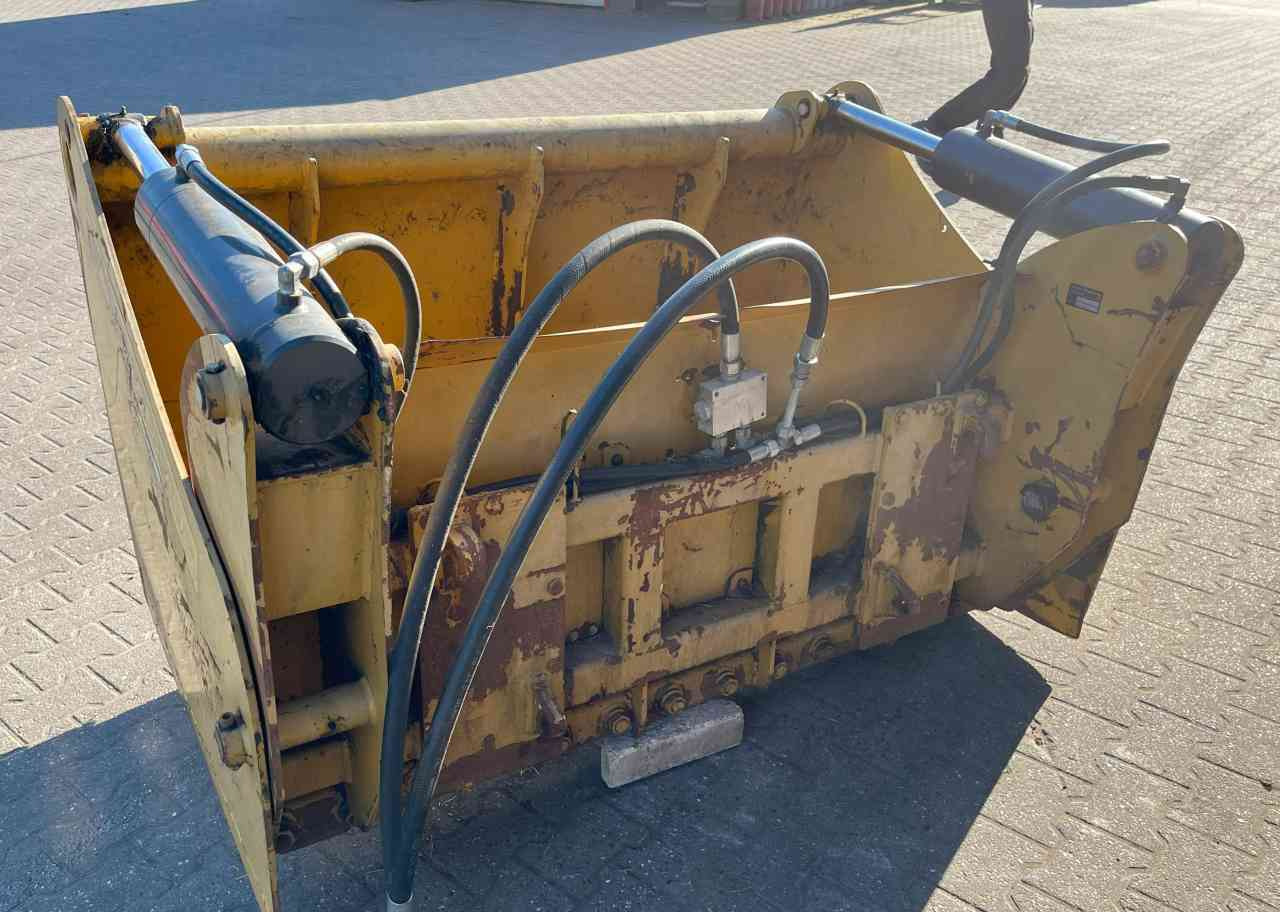 Mammut Kuilhapper Euro aansluiting voermachines - Оборудване за силаж: снимка 4 Mammut Kuilhapper Euro aansluiting voermachines - Оборудване за силаж: снимка 4