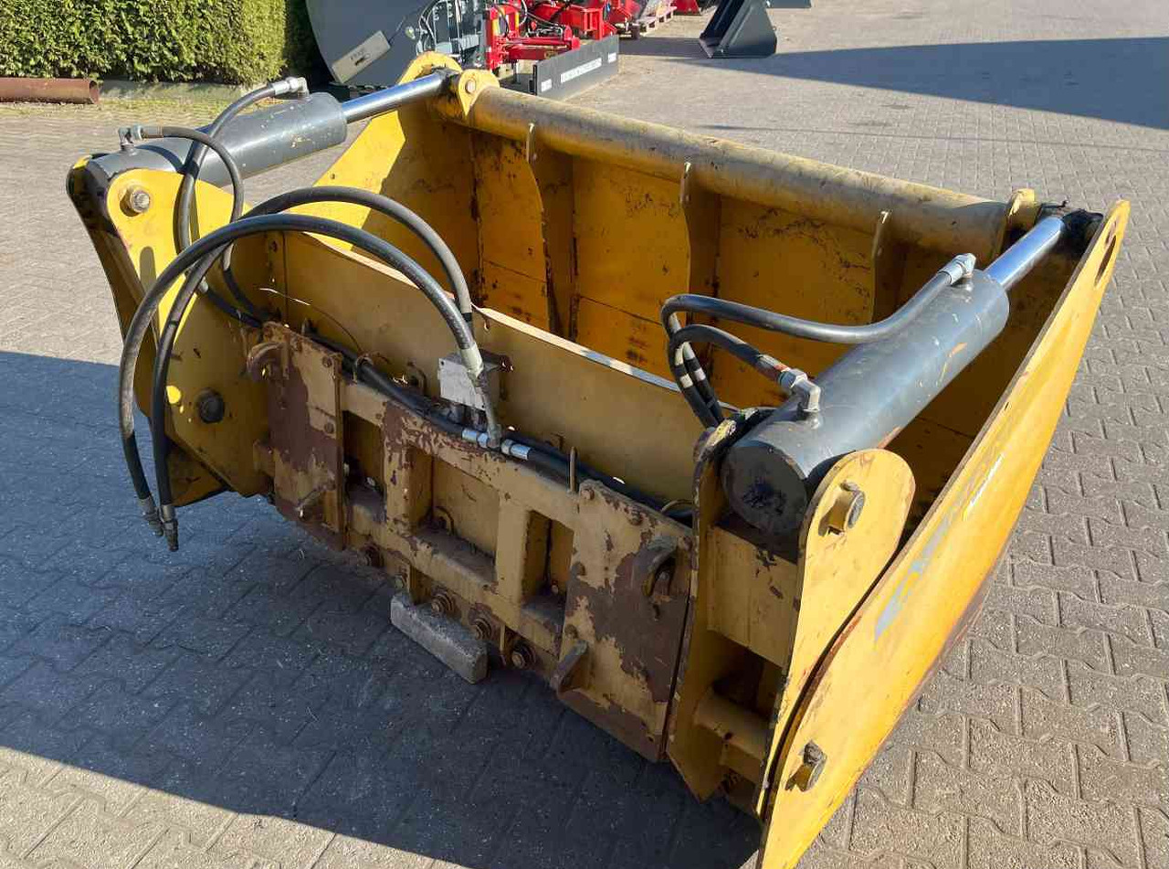 Mammut Kuilhapper Euro aansluiting voermachines - Оборудване за силаж: снимка 5 Mammut Kuilhapper Euro aansluiting voermachines - Оборудване за силаж: снимка 5