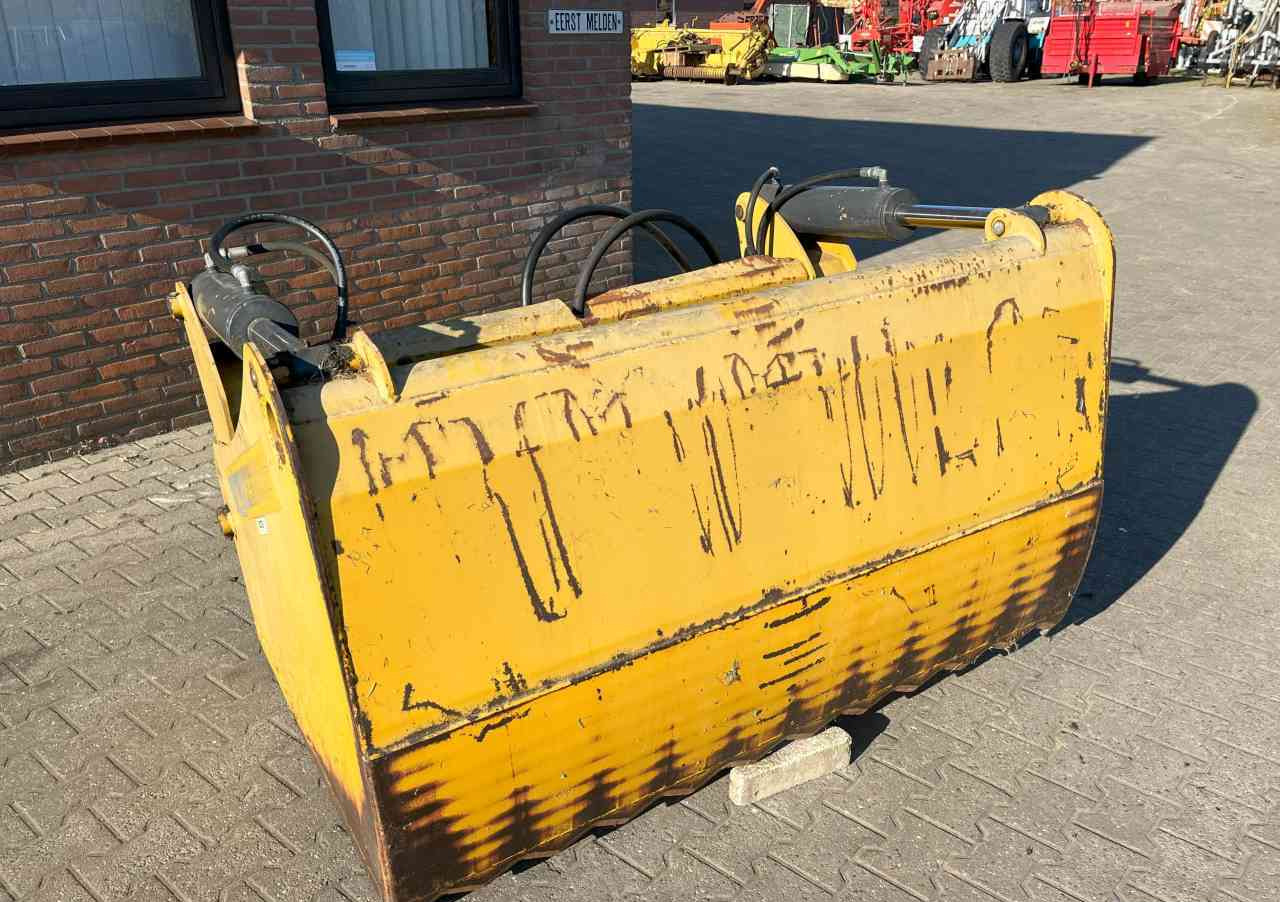 Mammut Kuilhapper Euro aansluiting voermachines - Оборудване за силаж: снимка 3 Mammut Kuilhapper Euro aansluiting voermachines - Оборудване за силаж: снимка 3