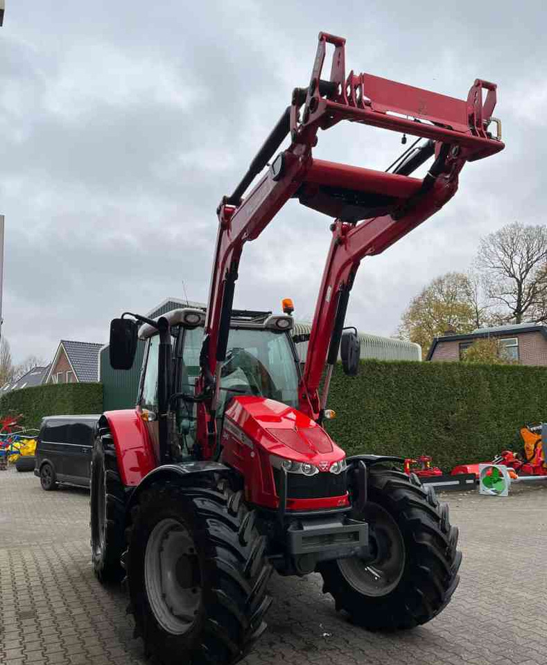 Massey Ferguson 5710S Dyna-4 Essential *Verkocht/sold* - Трактор: снимка 3 Massey Ferguson 5710S Dyna-4 Essential *Verkocht/sold* - Трактор: снимка 3