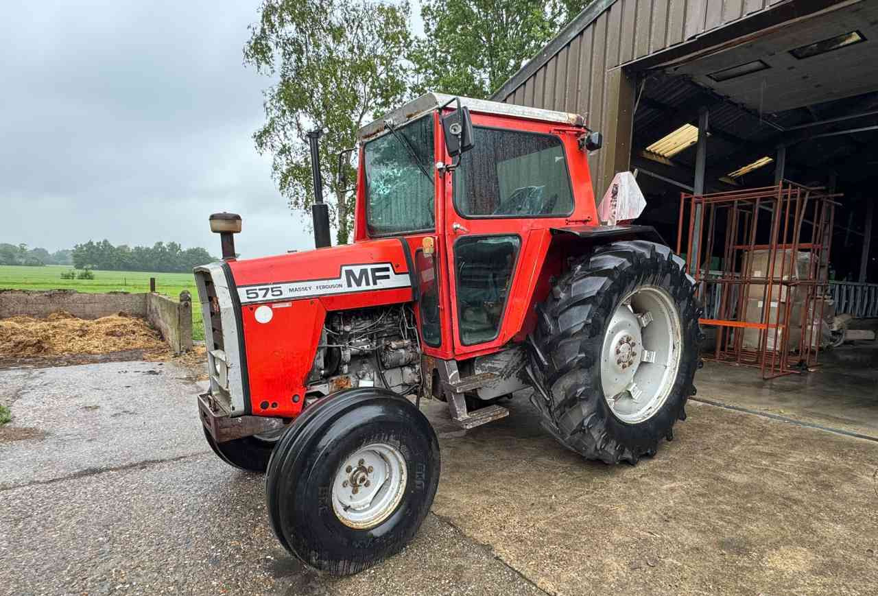 Massey Ferguson 575 - Трактор: снимка 1 Massey Ferguson 575 - Трактор: снимка 1