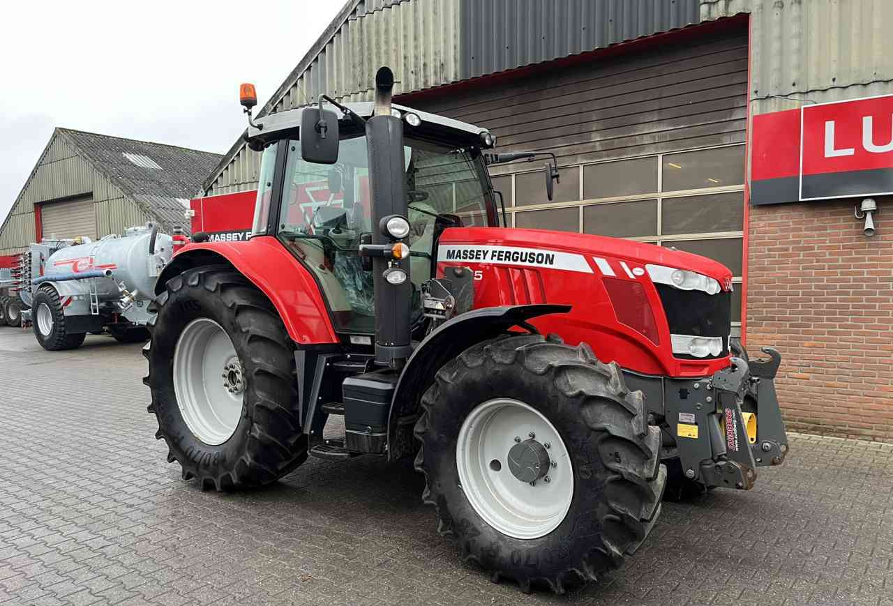 Massey Ferguson 7715 Dyna-6 Efficient Tractoren - Трактор: снимка 2 Massey Ferguson 7715 Dyna-6 Efficient Tractoren - Трактор: снимка 2