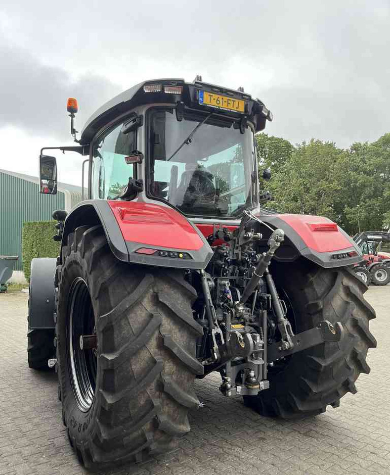 Massey Ferguson 8S.225 Dyna-VT Exclusive Tractoren - Трактор: снимка 4 Massey Ferguson 8S.225 Dyna-VT Exclusive Tractoren - Трактор: снимка 4