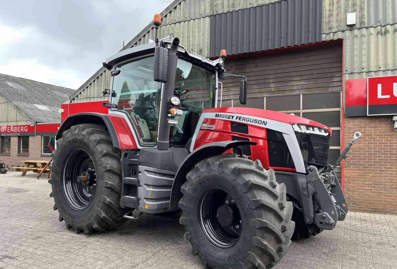 Massey Ferguson 8S.225 Dyna-VT Exclusive Tractoren - Трактор: снимка 1 Massey Ferguson 8S.225 Dyna-VT Exclusive Tractoren - Трактор: снимка 1