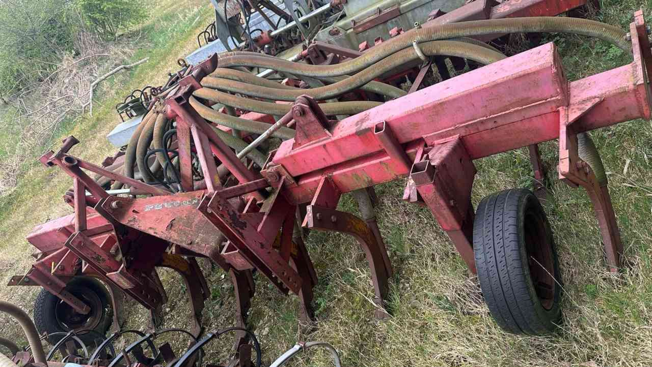 Peecon Bouwlandinjecteur, mestverwerking - Инжектиране на течен тор: снимка 3 Peecon Bouwlandinjecteur, mestverwerking - Инжектиране на течен тор: снимка 3