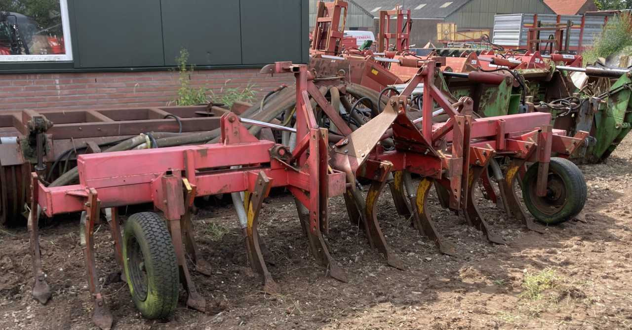 Peecon Bouwlandinjecteur, mestverwerking - Инжектиране на течен тор: снимка 1 Peecon Bouwlandinjecteur, mestverwerking - Инжектиране на течен тор: снимка 1