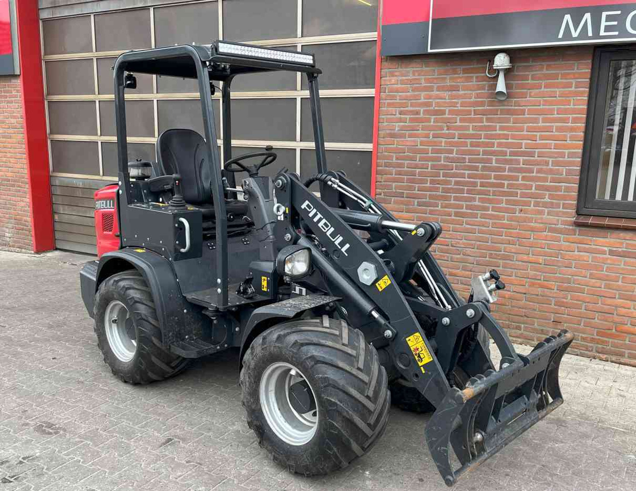 Pitbull X27-45CRT Minishovel - Колесен товарач: снимка 2 Pitbull X27-45CRT Minishovel - Колесен товарач: снимка 2