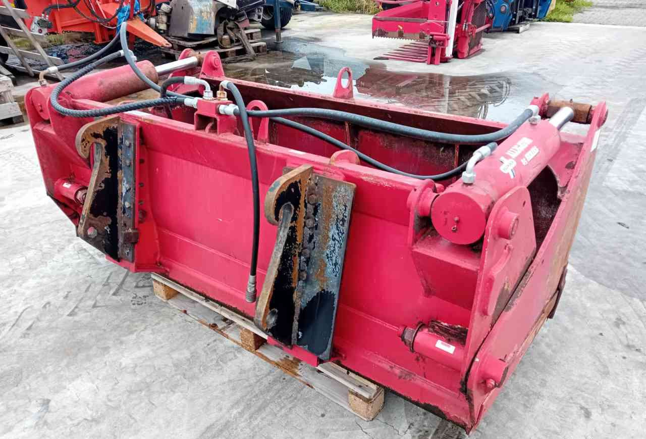 Redrock Allround 85-200 kuilhapper Volvo L30 aansl. voermachines - Оборудване за силаж: снимка 3 Redrock Allround 85-200 kuilhapper Volvo L30 aansl. voermachines - Оборудване за силаж: снимка 3