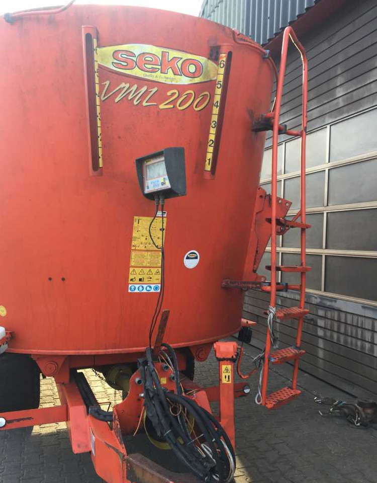 Seko VML 200 voermengwagen *Verkocht/sold* - Миксер-вагон: снимка 3 Seko VML 200 voermengwagen *Verkocht/sold* - Миксер-вагон: снимка 3