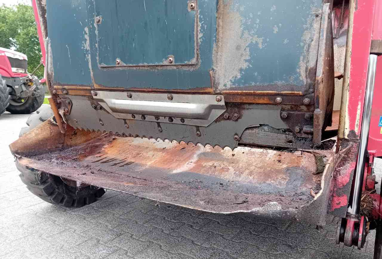 Trioliet Gigant 900 voermengwagen - Миксер-вагон: снимка 4 Trioliet Gigant 900 voermengwagen - Миксер-вагон: снимка 4