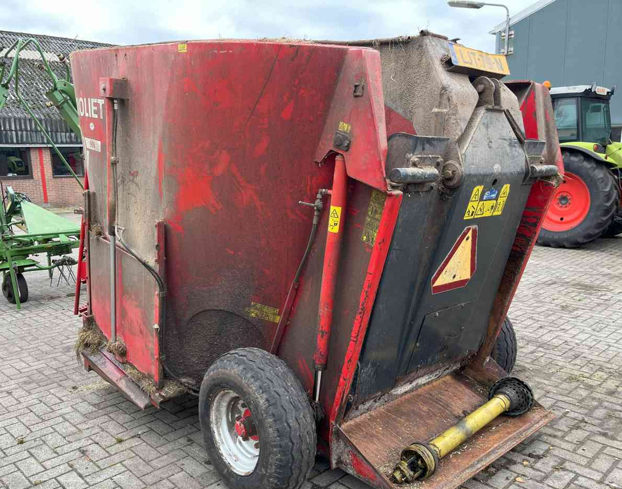 Trioliet Gigant 900 voermengwagen *Verkocht/sold* - Миксер-вагон: снимка 4 Trioliet Gigant 900 voermengwagen *Verkocht/sold* - Миксер-вагон: снимка 4