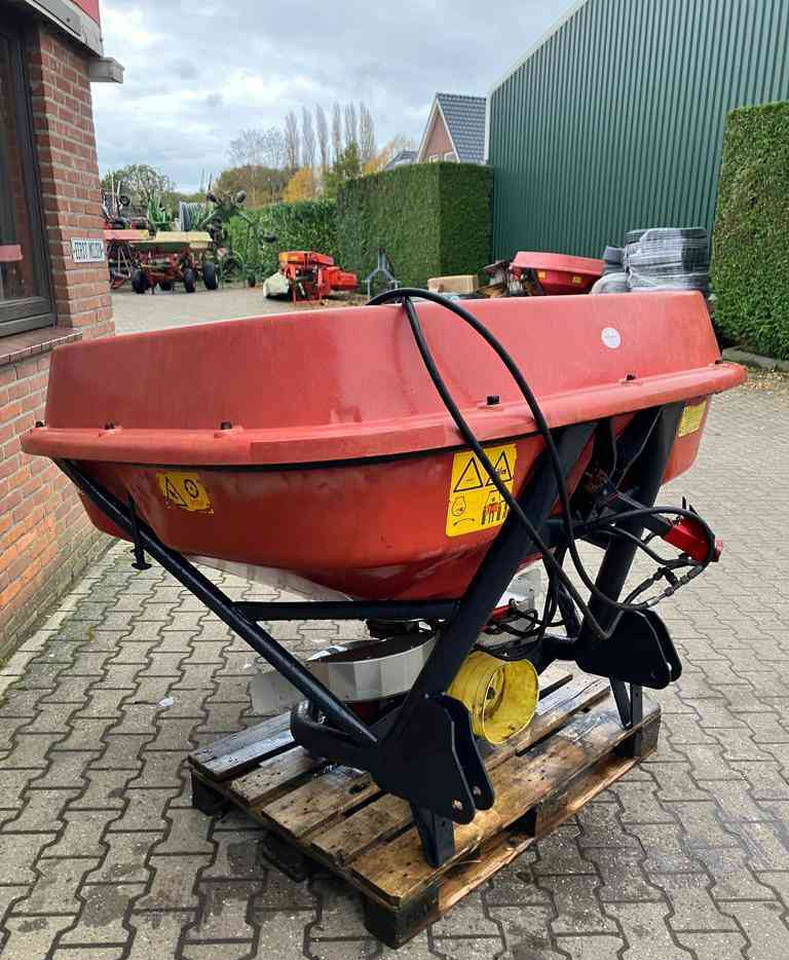 Trioliet TST Kunstmeststrooier mestverwerking - Тороразпръсквачка: снимка 3 Trioliet TST Kunstmeststrooier mestverwerking - Тороразпръсквачка: снимка 3