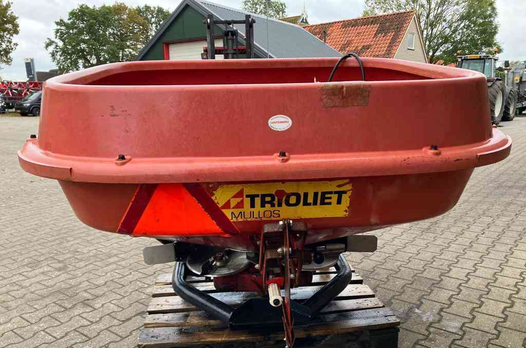 Trioliet TST Kunstmeststrooier mestverwerking - Тороразпръсквачка: снимка 2 Trioliet TST Kunstmeststrooier mestverwerking - Тороразпръсквачка: снимка 2