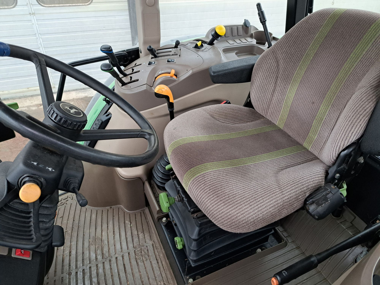 Ciągnik John Deere 5090m - Трактор: снимка 3 Ciągnik John Deere 5090m - Трактор: снимка 3