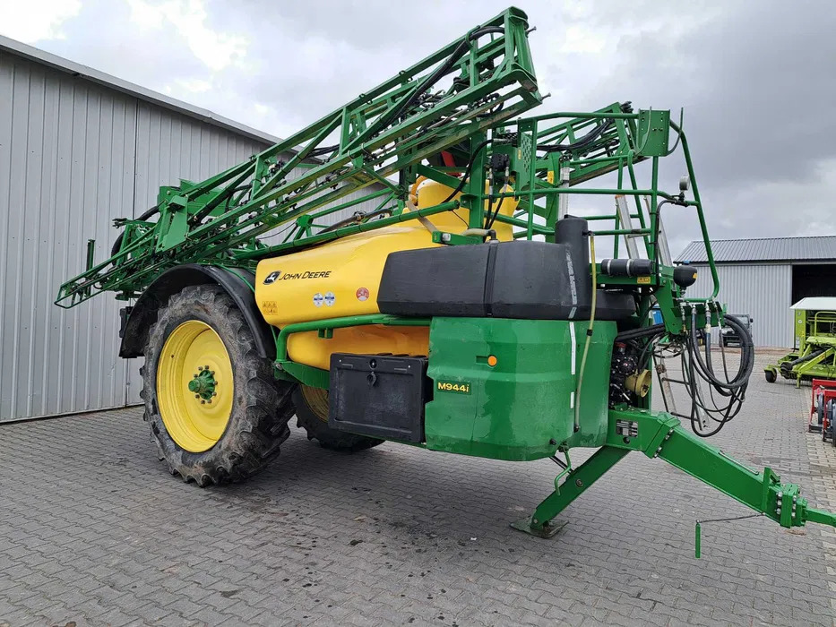 John Deere M944I - Прикачна пръскачка: снимка 4 John Deere M944I - Прикачна пръскачка: снимка 4