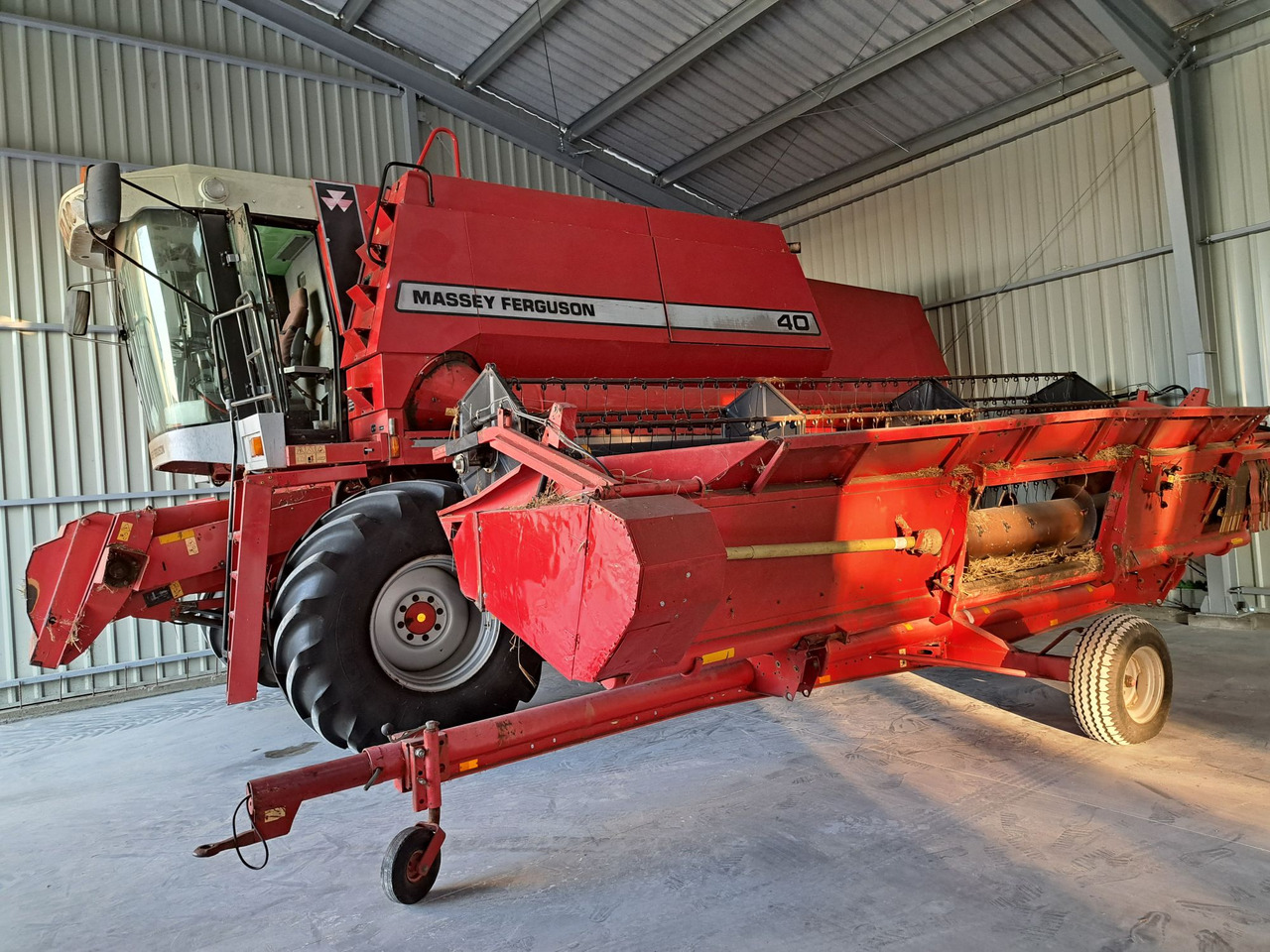 Kombajn Massey Ferguson 40 M-F 38 - Зърнокомбайн: снимка 1 Kombajn Massey Ferguson 40 M-F 38 - Зърнокомбайн: снимка 1