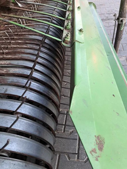 Krone 1250 Round Pack - Рулонна сламопреса: снимка 3 Krone 1250 Round Pack - Рулонна сламопреса: снимка 3