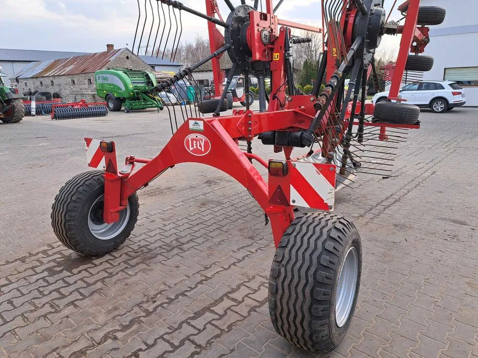 Lely hibiscus 745 CD Vario - Гребло/ Сенообръщачка: снимка 2 Lely hibiscus 745 CD Vario - Гребло/ Сенообръщачка: снимка 2