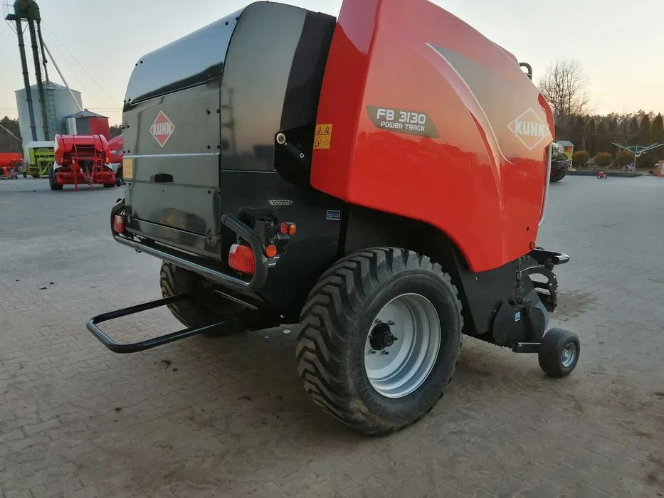 Prasa rolująca Kuhn 3130 Power track 2017r. - Рулонна сламопреса: снимка 4 Prasa rolująca Kuhn 3130 Power track 2017r. - Рулонна сламопреса: снимка 4