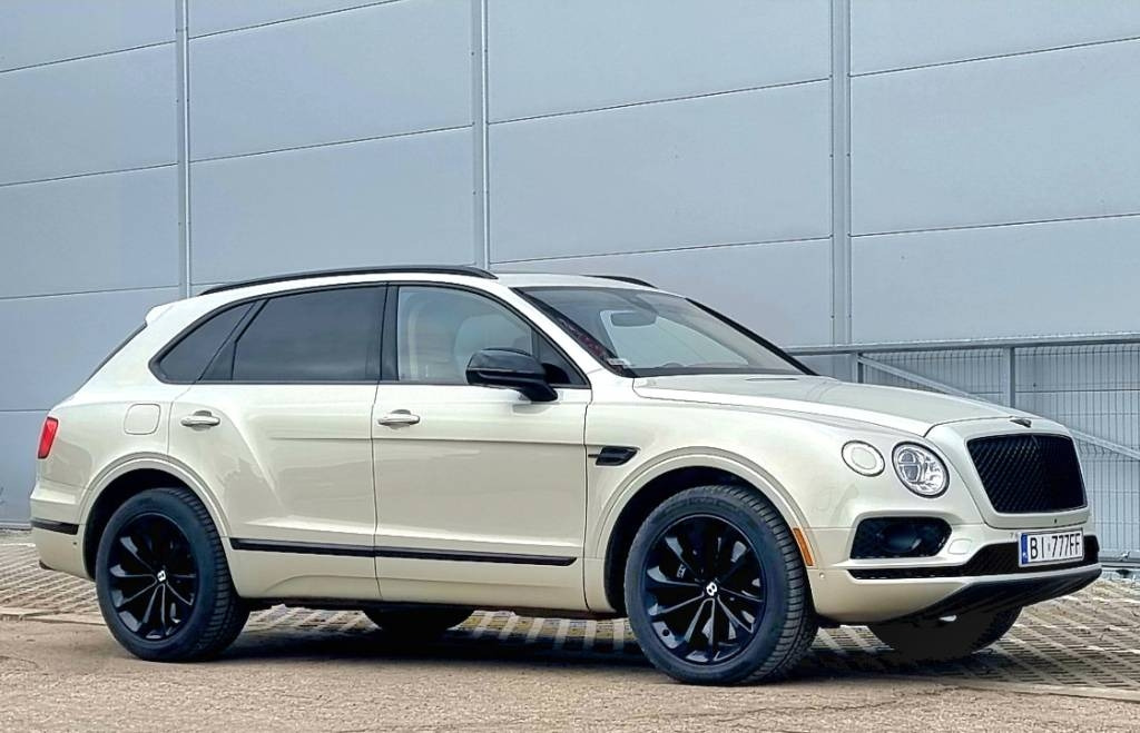 Bentley BENTAYGA 6.0 W12 - Лек автомобил: снимка 3 Bentley BENTAYGA 6.0 W12 - Лек автомобил: снимка 3