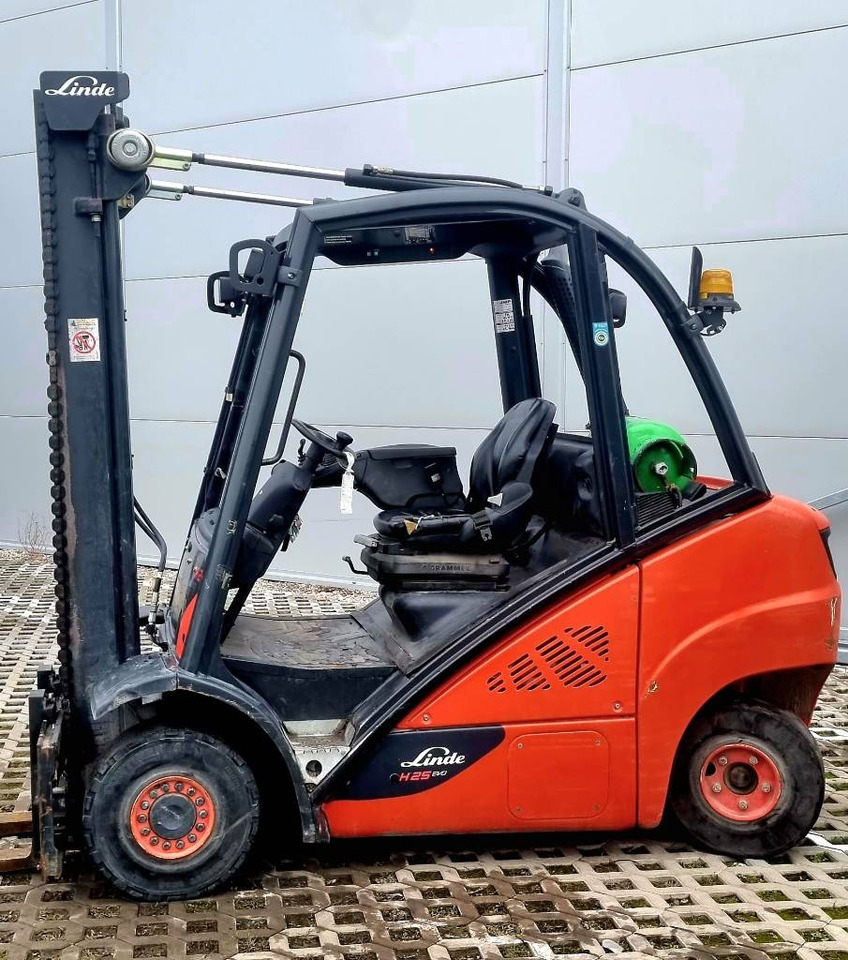 Linde H 25 T - 02 - Газокар: снимка 2 Linde H 25 T - 02 - Газокар: снимка 2