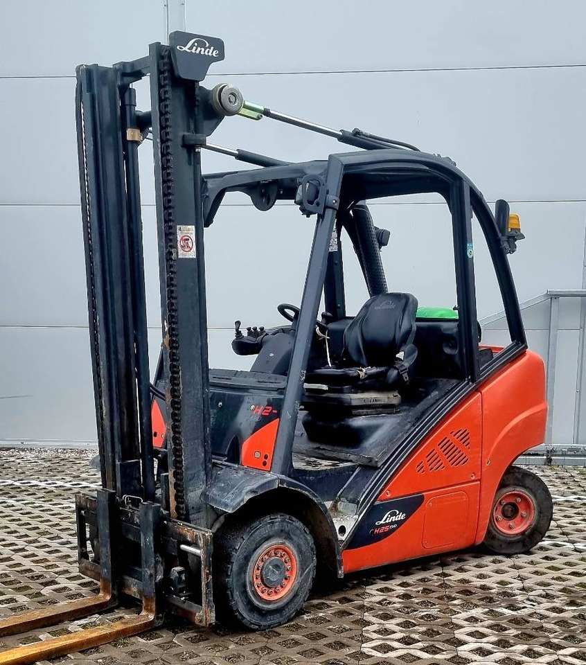 Linde H 25 T - 02 - Газокар: снимка 3 Linde H 25 T - 02 - Газокар: снимка 3