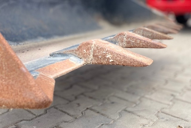 Manitou CBC 650 L 1850 - Кофа за Строителна техника: снимка 2 Manitou CBC 650 L 1850 - Кофа за Строителна техника: снимка 2