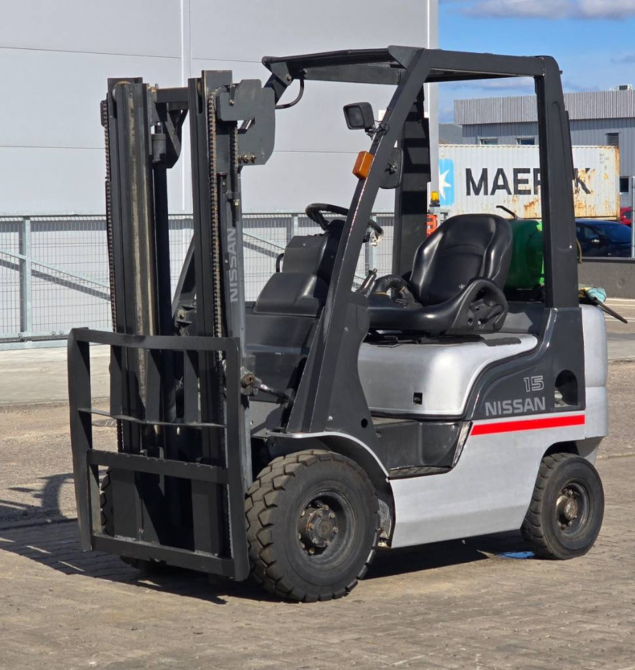 Nissan L01A15 - Газокар: снимка 5 Nissan L01A15 - Газокар: снимка 5