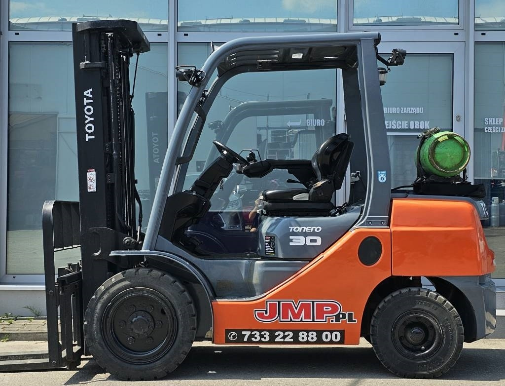 Toyota 8 FG 30 F - Газокар: снимка 2 Toyota 8 FG 30 F - Газокар: снимка 2