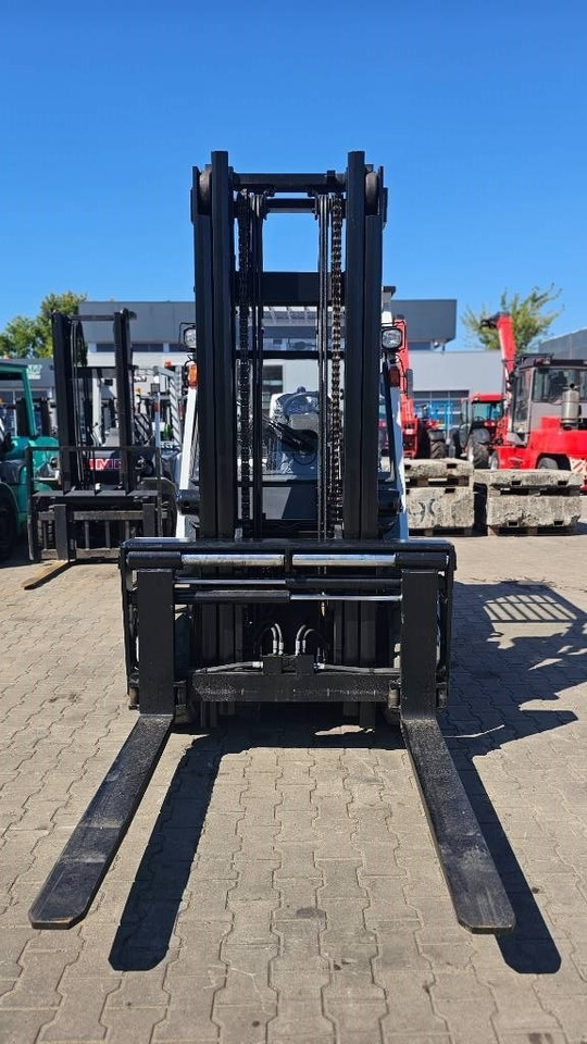 Дизелов мотокар UniCarriers DG1F4A50Y GX50 D: снимка 10