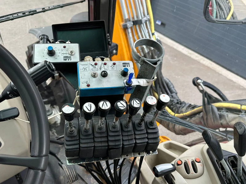 Трактор Massey Ferguson 6713S Dyna 6: снимка 17 Трактор Massey Ferguson 6713S Dyna 6: снимка 17