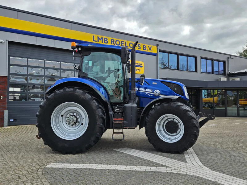 New Holland T7.230AC Autocommand - Трактор: снимка 2 New Holland T7.230AC Autocommand - Трактор: снимка 2