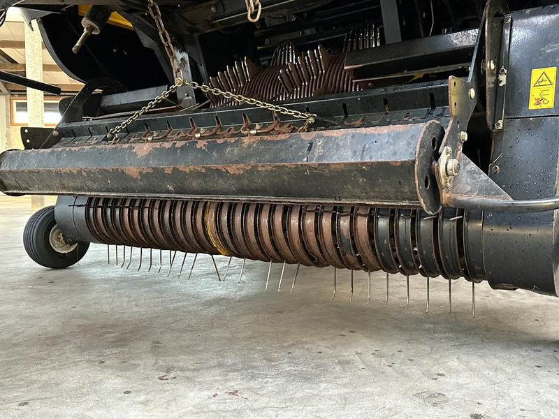 New Holland BB9060 Cropcutter - Селскостопанска техника: снимка 4 New Holland BB9060 Cropcutter - Селскостопанска техника: снимка 4