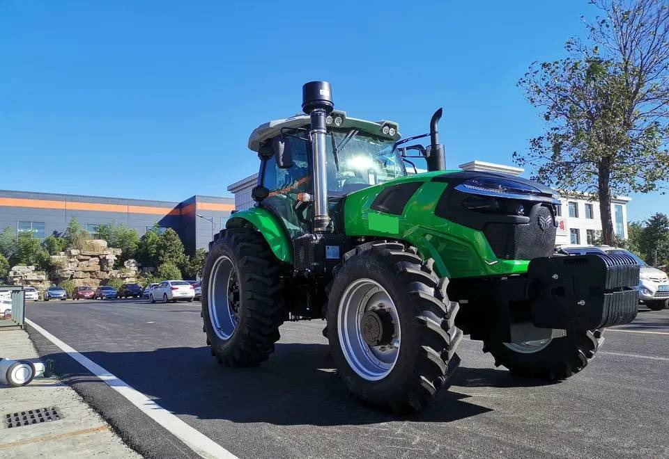 NEW MAXUS 200 HP 4x4 Tractor Warranty up to 10 YEARS НОВИЙ MAXUS 200 К.с. Трактор 4x4 Гарантія до 10 РОКІВ NOWY MAXUS 200 KM Ciągnik 4x4 Gwarancja do 10 LAT - Трактор: снимка 3 NEW MAXUS 200 HP 4x4 Tractor Warranty up to 10 YEARS НОВИЙ MAXUS 200 К.с. Трактор 4x4 Гарантія до 10 РОКІВ NOWY MAXUS 200 KM Ciągnik 4x4 Gwarancja do 10 LAT - Трактор: снимка 3