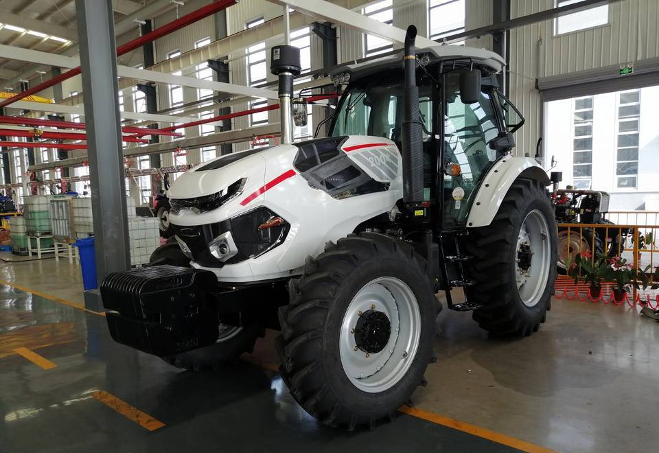 NEW MAXUS 200 HP Tractor 4x4 Warranty up to 10 Years НОВИЙ MAXUS 200 К.с. Трактор 4x4 Гарантія до 10 Років NOWY MAXUS 200 KM Ciągnik 4x4 Gwarancja do 10 LAT - Трактор: снимка 5 NEW MAXUS 200 HP Tractor 4x4 Warranty up to 10 Years НОВИЙ MAXUS 200 К.с. Трактор 4x4 Гарантія до 10 Років NOWY MAXUS 200 KM Ciągnik 4x4 Gwarancja do 10 LAT - Трактор: снимка 5
