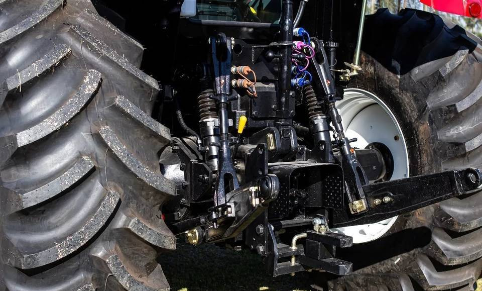 NEW MAXUS X130X HP 4x4 Tractor Euro 5 Warranty up to 10 YEARS | НОВИЙ MAXUS X130X К.с. 4x4 Трактор Євро 5 Гарантія до 10 РОКІВ - Трактор: снимка 3 NEW MAXUS X130X HP 4x4 Tractor Euro 5 Warranty up to 10 YEARS | НОВИЙ MAXUS X130X К.с. 4x4 Трактор Євро 5 Гарантія до 10 РОКІВ - Трактор: снимка 3