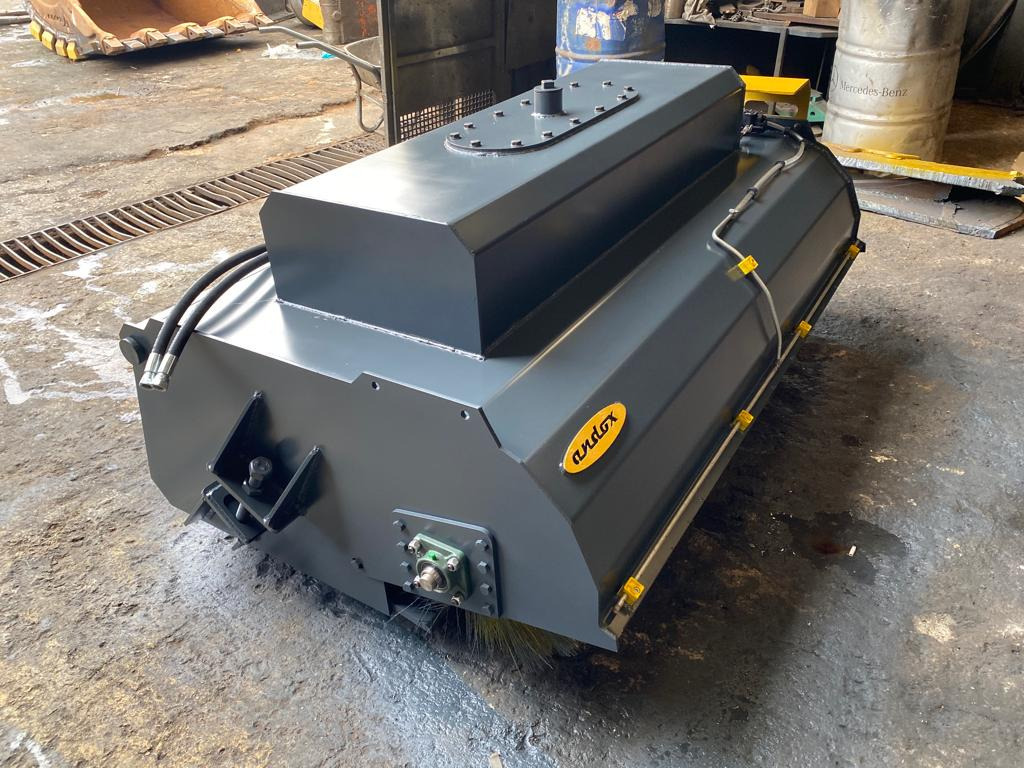 Bobcat - Четка за Комунална/ Специална техника: снимка 1 Bobcat - Четка за Комунална/ Специална техника: снимка 1