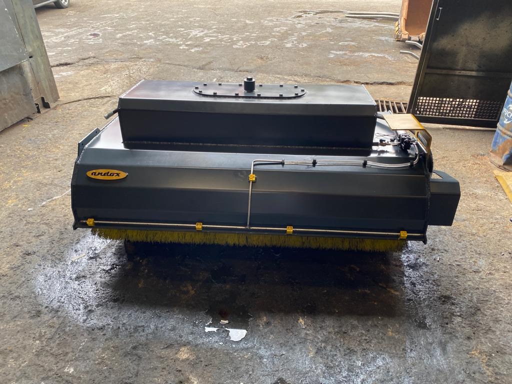 Bobcat - Четка за Комунална/ Специална техника: снимка 5 Bobcat - Четка за Комунална/ Специална техника: снимка 5