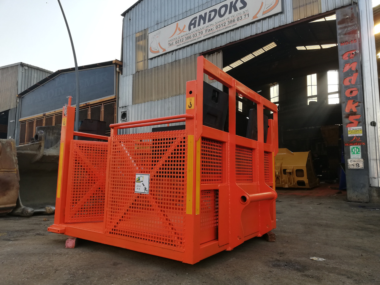 Manitou Basket attachment - Кофа за Багер за разрушаване: снимка 1 Manitou Basket attachment - Кофа за Багер за разрушаване: снимка 1