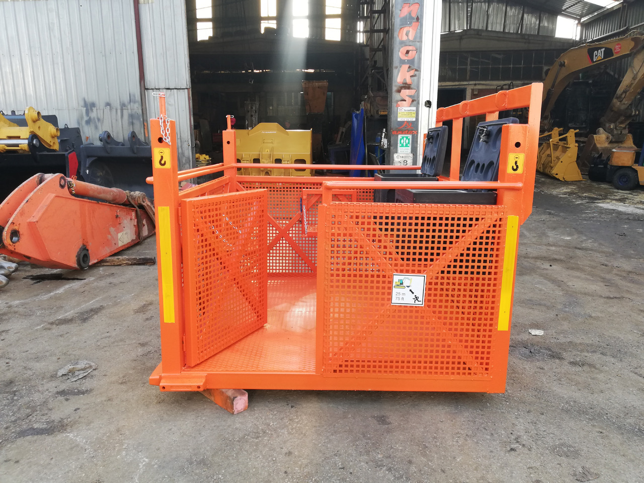 Manitou Basket attachment - Кофа за Багер за разрушаване: снимка 4 Manitou Basket attachment - Кофа за Багер за разрушаване: снимка 4