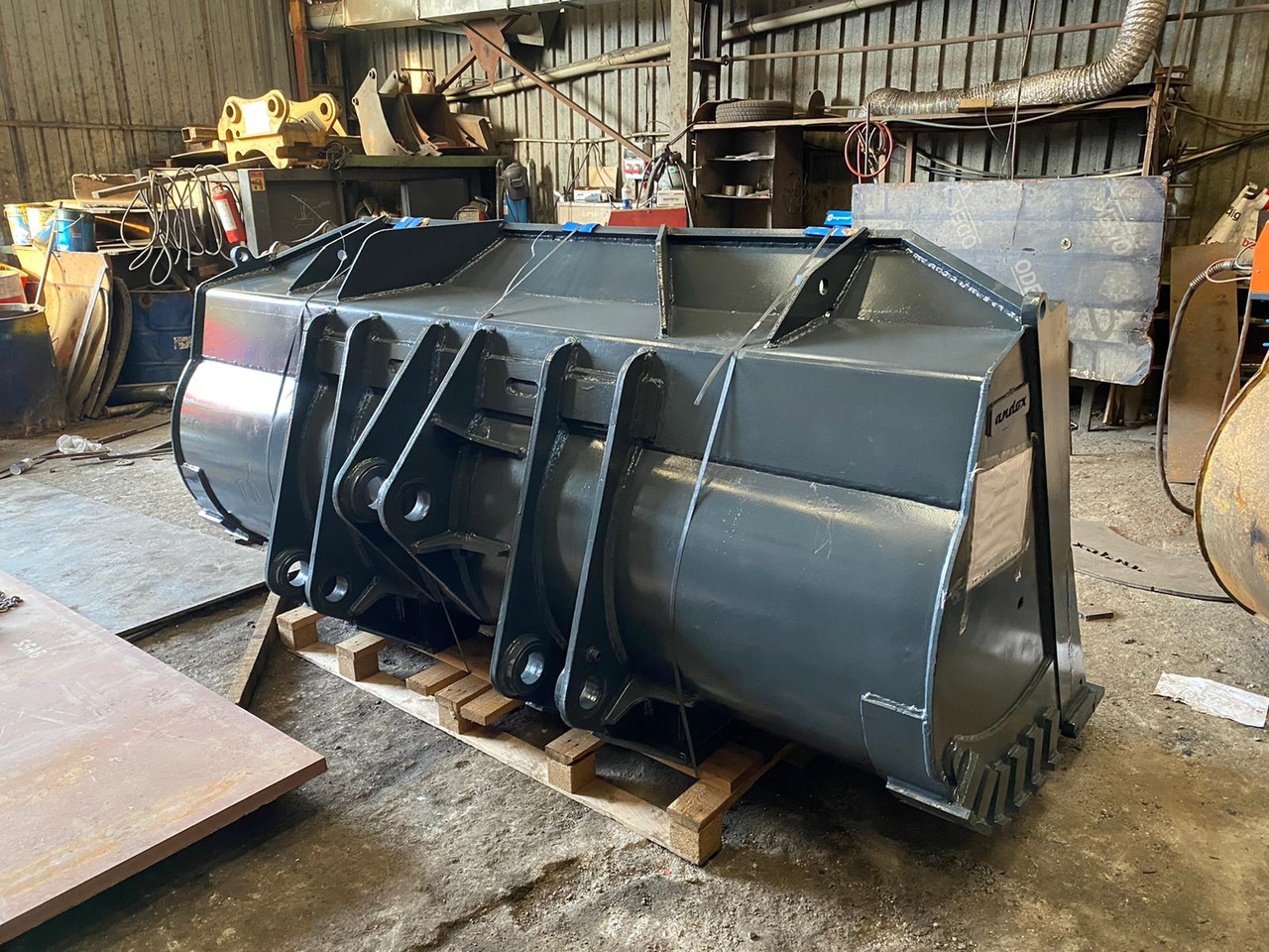 Volvo - Кофа за товарач за Строителна техника: снимка 2 Volvo - Кофа за товарач за Строителна техника: снимка 2