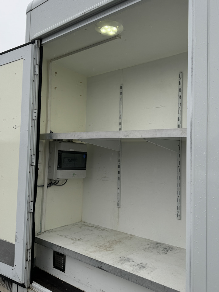 Рефрижератор камион За превоз на хранителни стоки IVECO 80-190: снимка 6