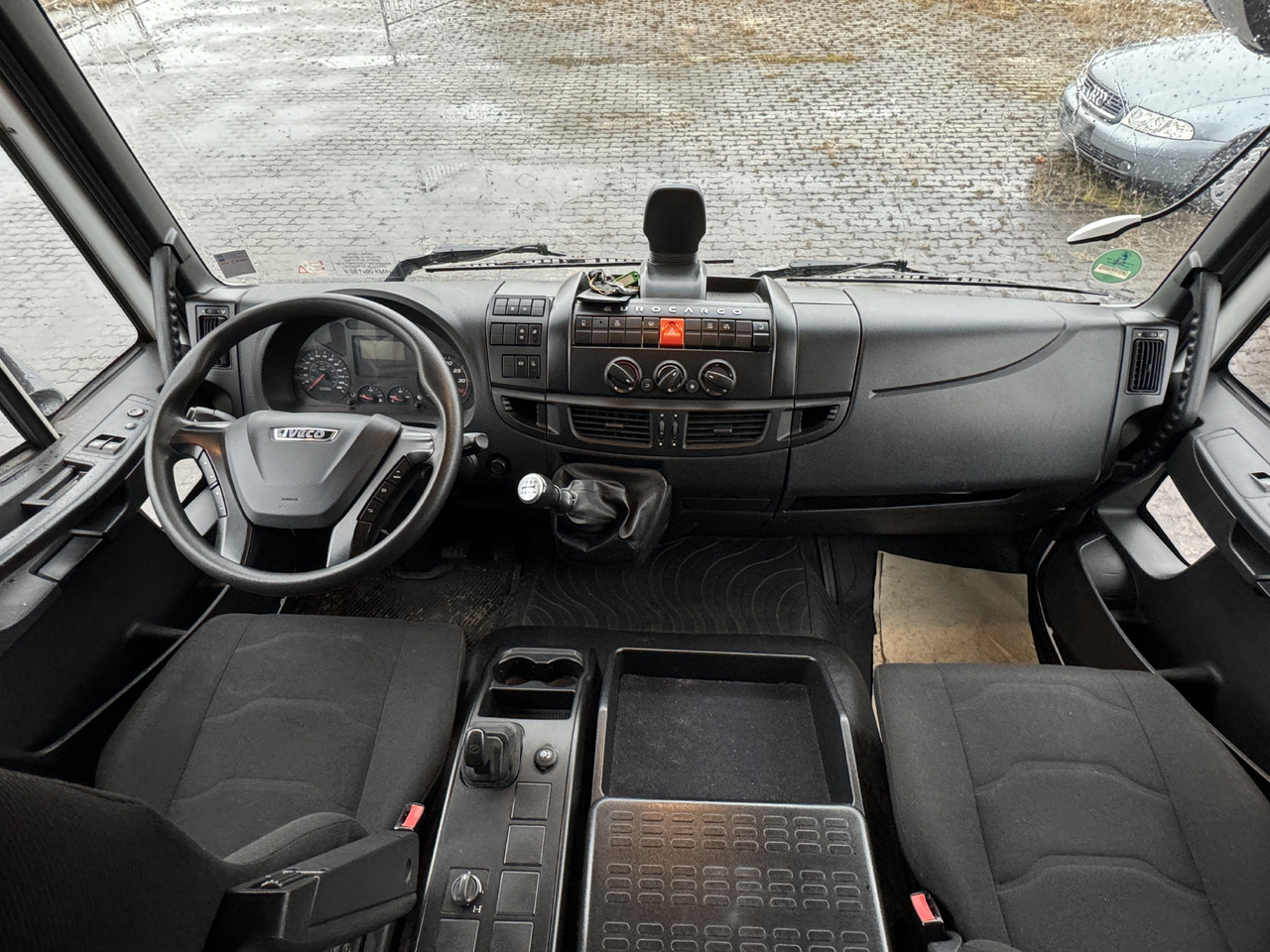 Interior photo 1: Рефрижератор камион За превоз на хранителни стоки IVECO 80-190