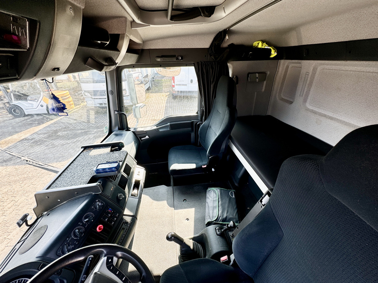 Автовоз камион MAN TGL 8.220  BL 8.220: снимка 16