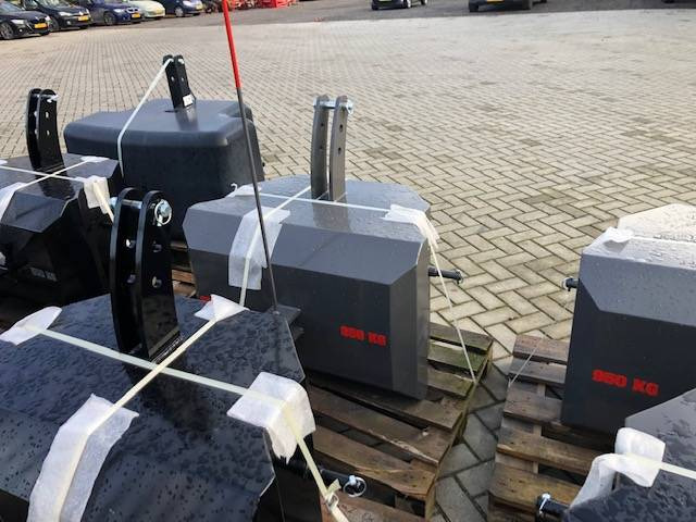 Bemu 850 KG Staal gewicht - Противовес за Селскостопанска техника: снимка 3 Bemu 850 KG Staal gewicht - Противовес за Селскостопанска техника: снимка 3
