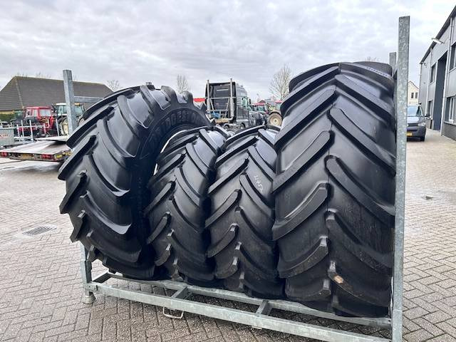 Bridgestone 650/65 R38 + 540/65 R28 VF - Гуми и джанти за Селскостопанска техника: снимка 1 Bridgestone 650/65 R38 + 540/65 R28 VF - Гуми и джанти за Селскостопанска техника: снимка 1