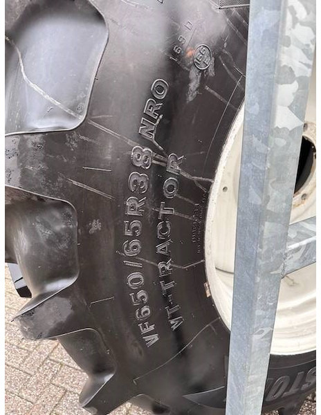Bridgestone 650/65 R38 + 540/65 R28 VF - Гуми и джанти за Селскостопанска техника: снимка 4 Bridgestone 650/65 R38 + 540/65 R28 VF - Гуми и джанти за Селскостопанска техника: снимка 4