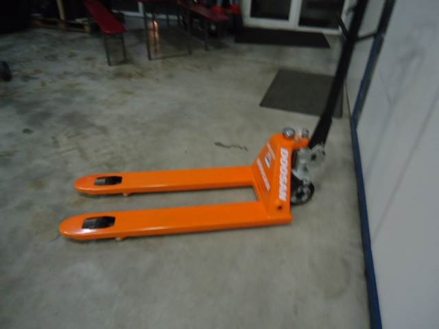 Doosan Pallettruck - Палетна количка: снимка 4 Doosan Pallettruck - Палетна количка: снимка 4