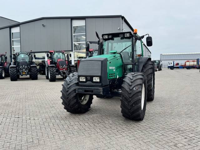 Valtra 8350 Hitech - Трактор: снимка 5 Valtra 8350 Hitech - Трактор: снимка 5